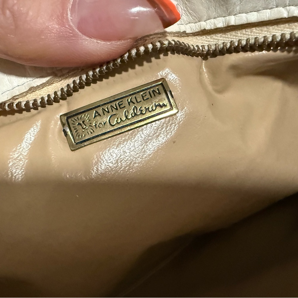 Vintage 1970s–80s Anne Klein for Calderon White Leather Soft Clutch - Picture 6 of 6
